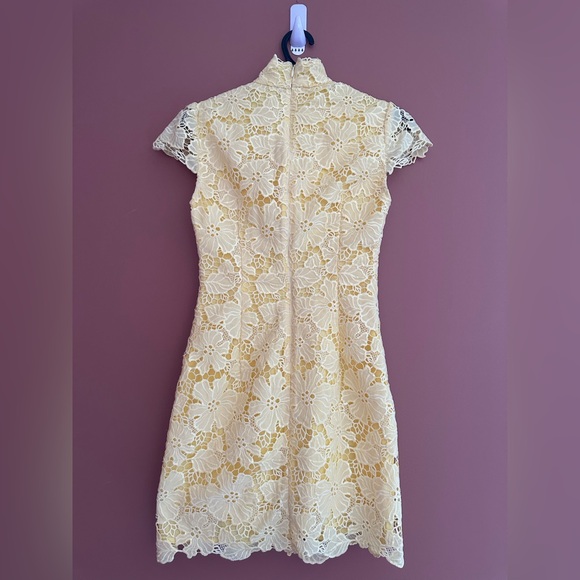Sau Lee Rae Lace Overlay Dress with Rhinestone Button in Lemon Yellow - Picture 3 of 3
